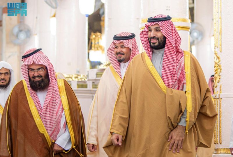 Saudi Crown Prince visits Prophet's Mosque